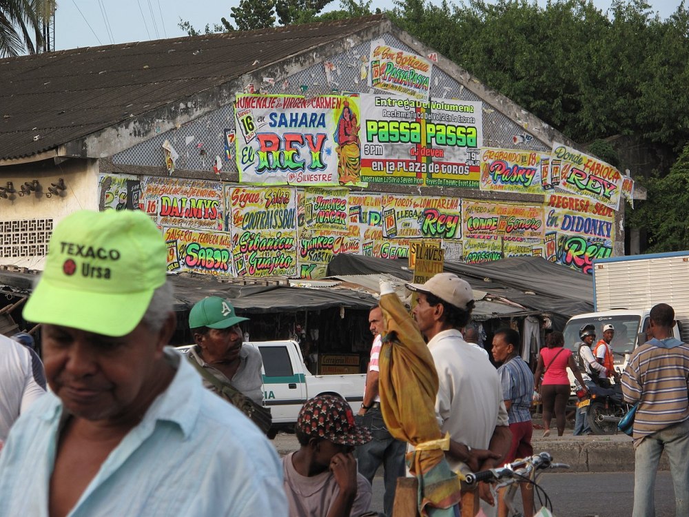1280px-Bazurto-champeta-wall
