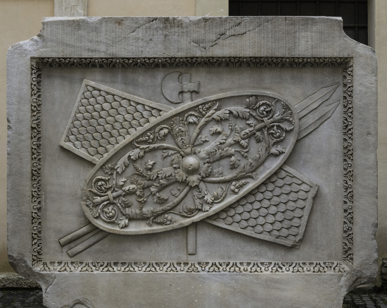 fig-4-military-trophy-capitoline-museum-rome.jpg