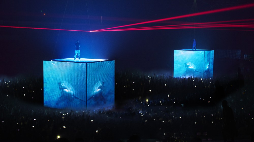 KanyeWest_JayZ_WTT_2011_01